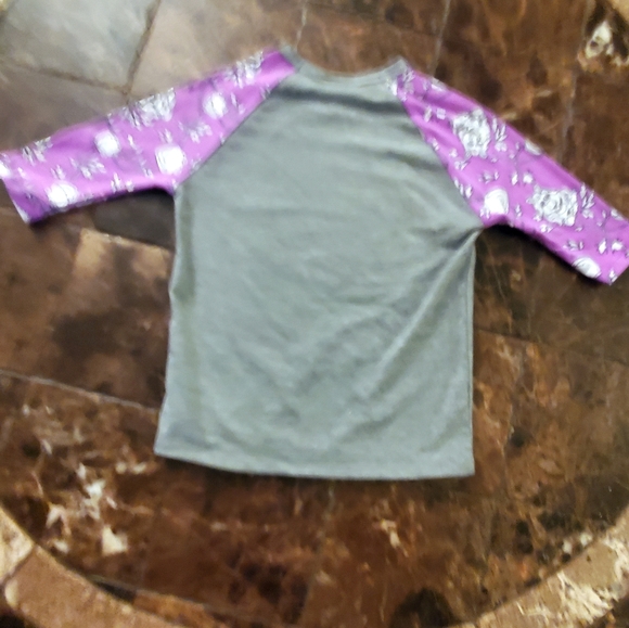 5/25 Lularoe Disney Sloan Grey Body Purple Kermit Miss piggy arms NWOT unisex 2 - Picture 3 of 6